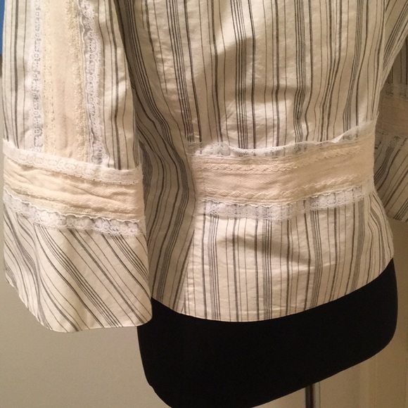 Unique Lace & Stripe Blazer 🎩🧡 - Picture 3 of 8